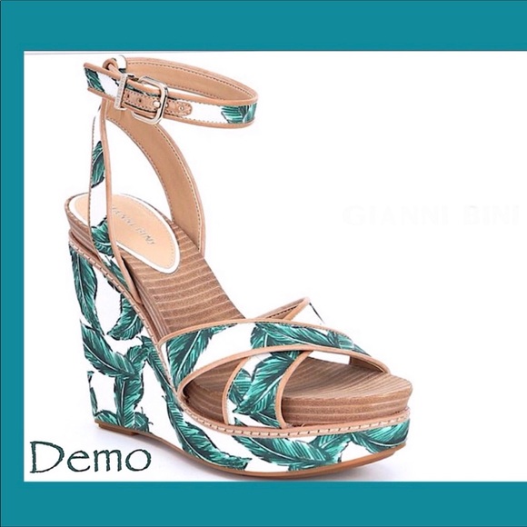 Gianni Bini Shoes - GIANNI BINI, Lusia Banana leaf floral Wedge, NWT